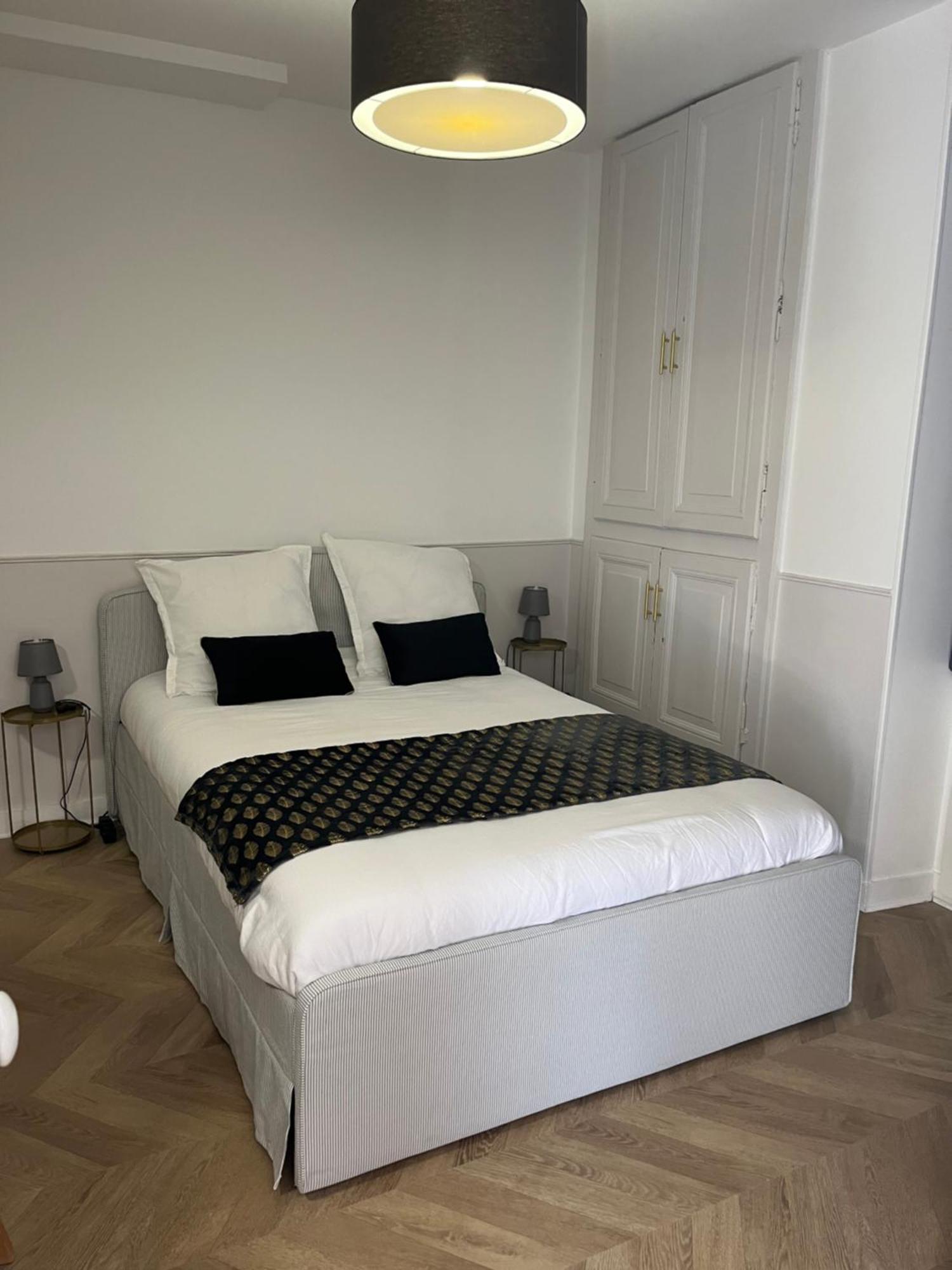 Le Studio Haslay Seraucourt En Plein Coeur De Ville De Bourges - Charme De L Ancien Et Confort Contemporain Habitación foto